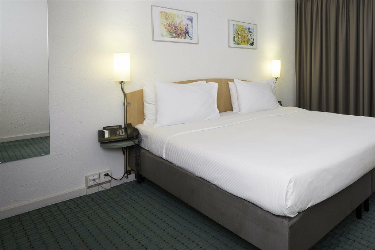 Zurich Airport Hotel 3*